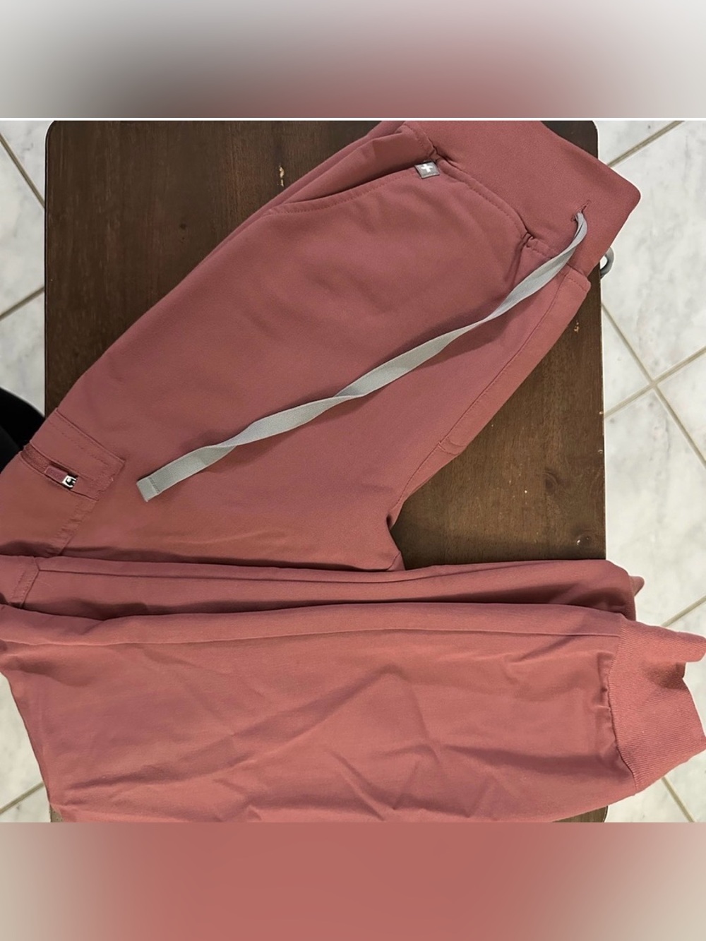 FIGS Dusty Rose Zamora Joggers XS Excellent Condition.
